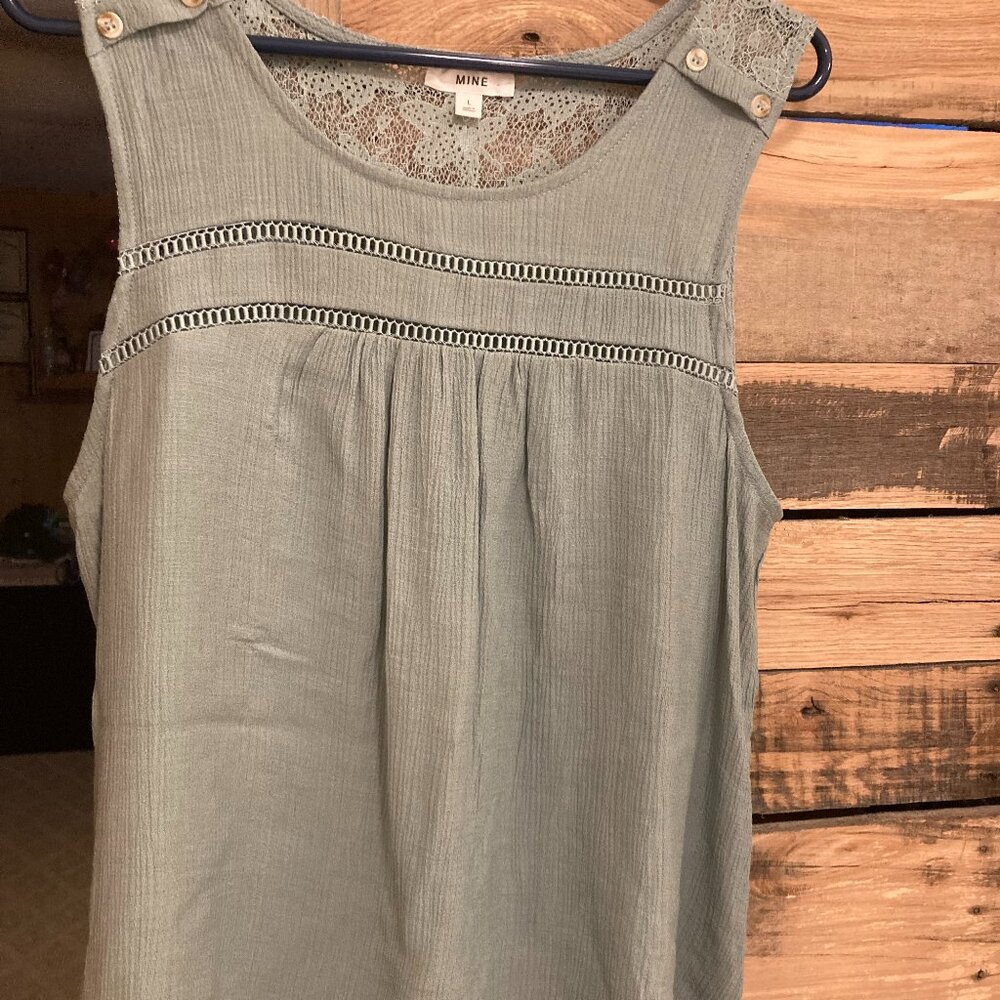 Pretty embroidered top from brand Mine, Size Large